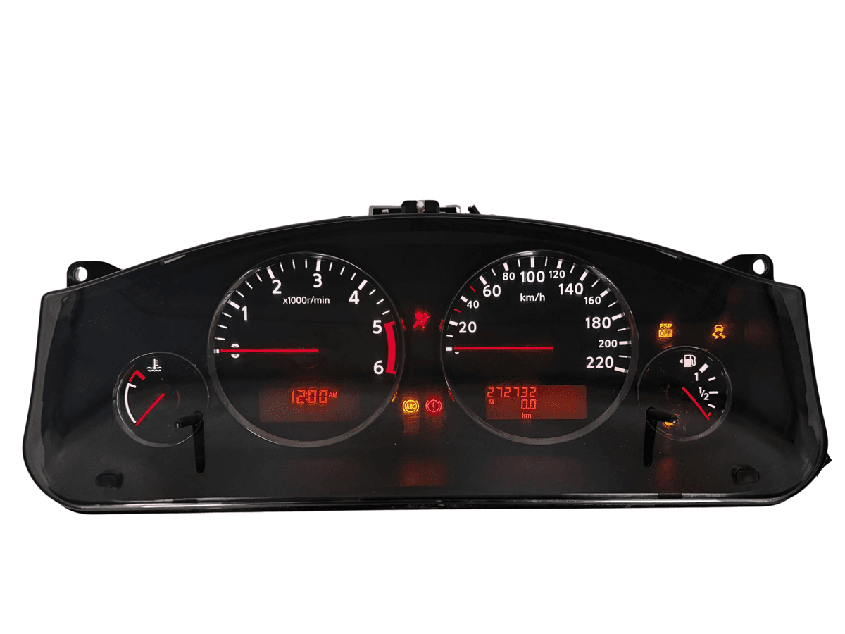 Nissan Navara D40 Tacho Reparatur – Revonik GmbH behebt zuverlässig Pixelfehler, Ausfälle und Anzeigeprobleme im Kombiinstrument